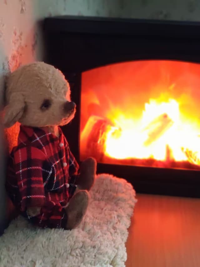 мышонок сидит